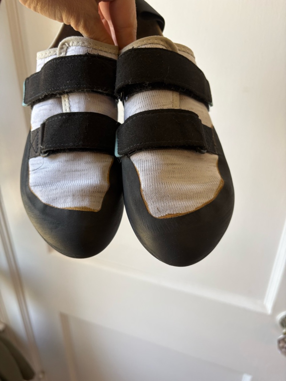 Black Diamond | Black and White Climbing Shoe | 6.5W | 5.5M - Picture 3 of 9
